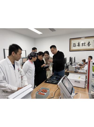西安國際醫(yī)學(xué)中心開辦泌尿外科微無創(chuàng)精品培訓(xùn)班，庫珀全系泌尿產(chǎn)品獲好評